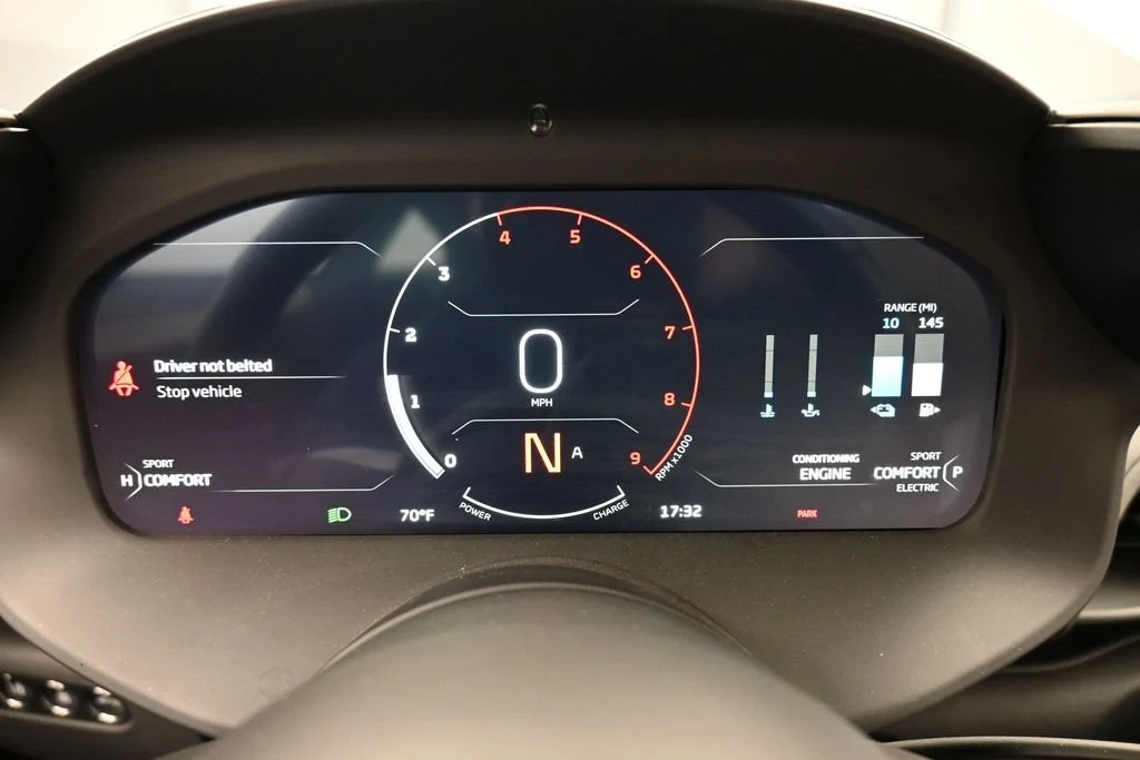 2024 McLaren Artura interior, Dove Gray/Jet Black