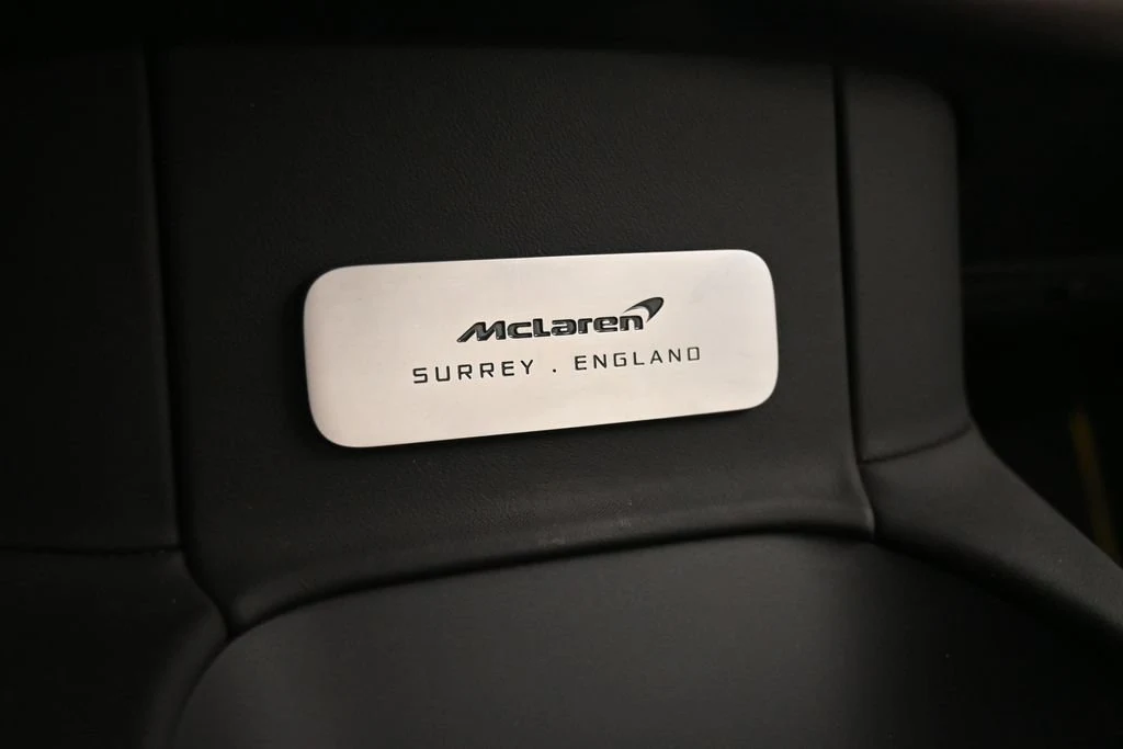 2024 McLaren Artura interior, Dove Gray/Jet Black