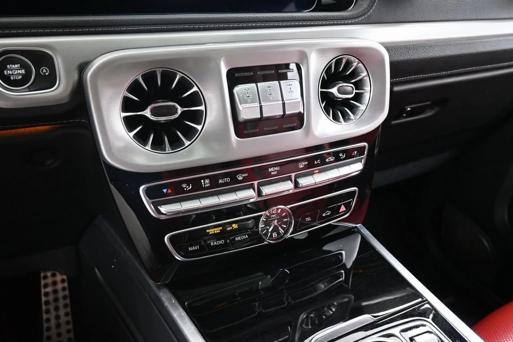 2021 Mercedes-AMG G 63 interior, Classic Red/Black