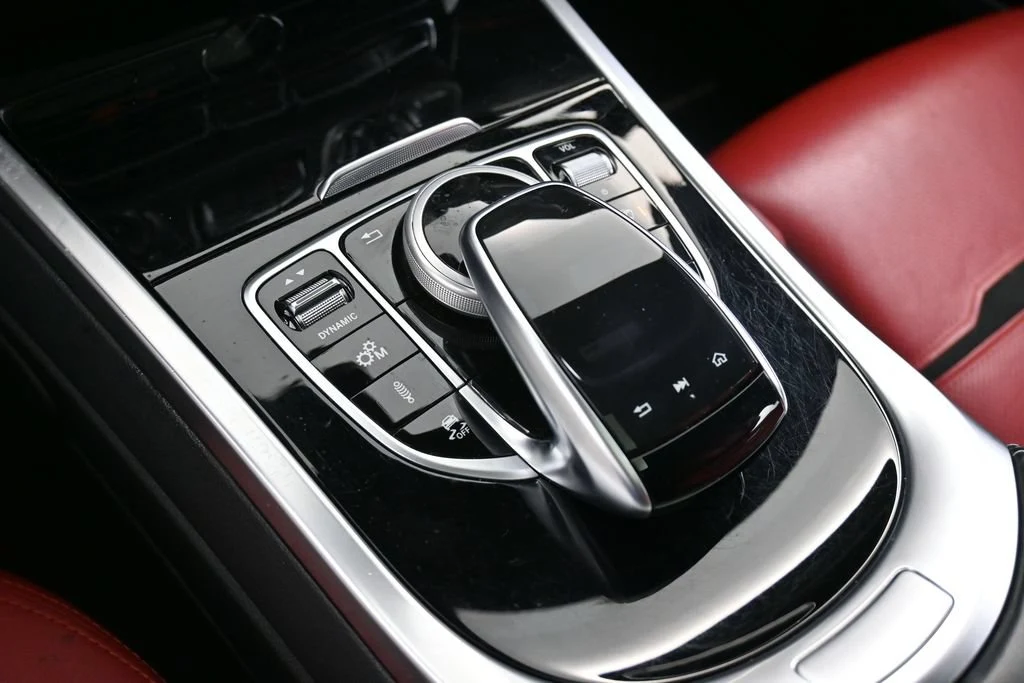 2021 Mercedes-AMG G 63 interior, center console, Classic Red/Black