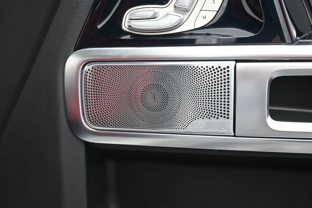 2021 Mercedes-AMG G 63 interior, door panel, Classic Red/Black