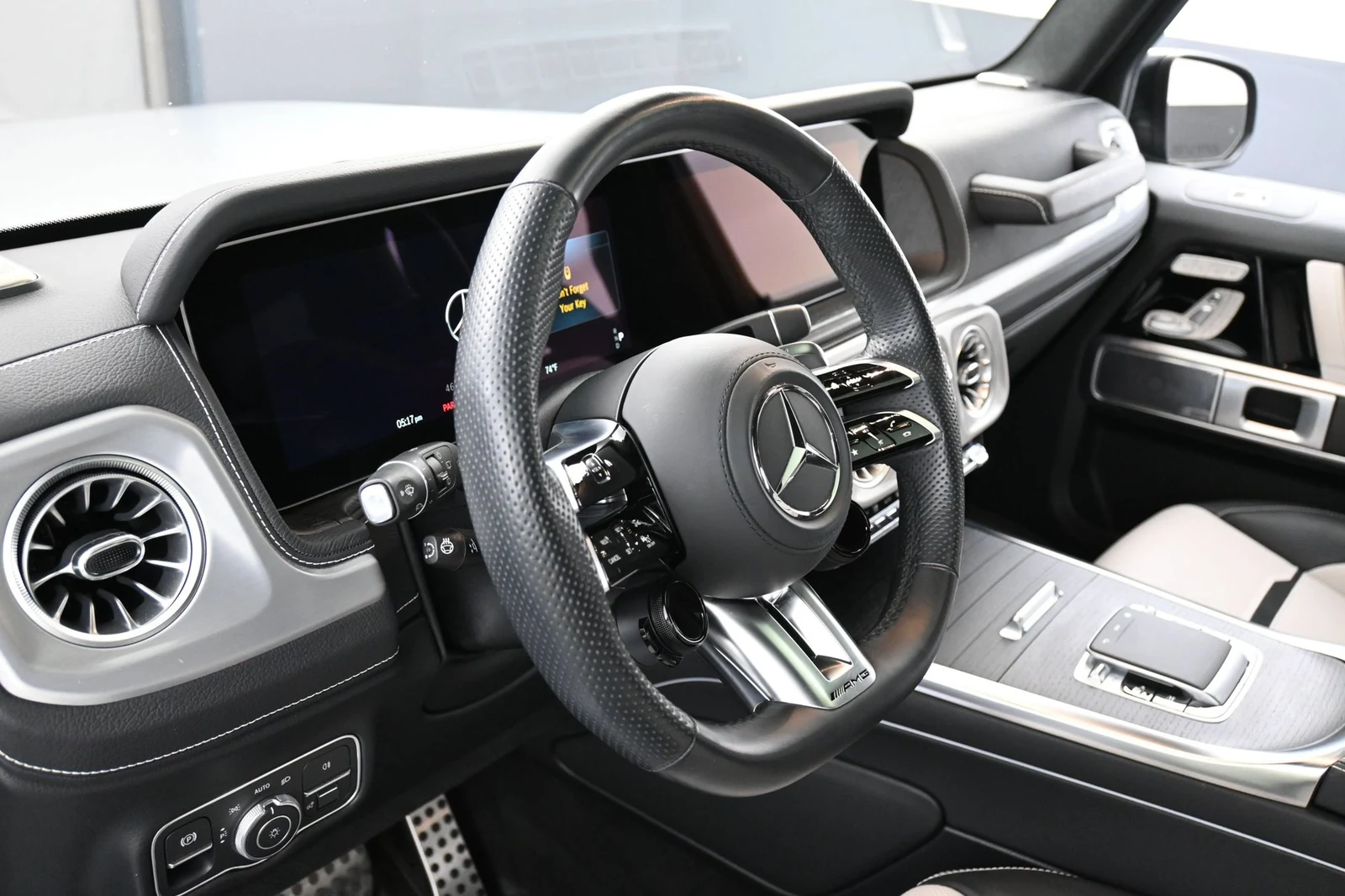 2025 Mercedes-AMG G 63 interior, Platinum White/Black