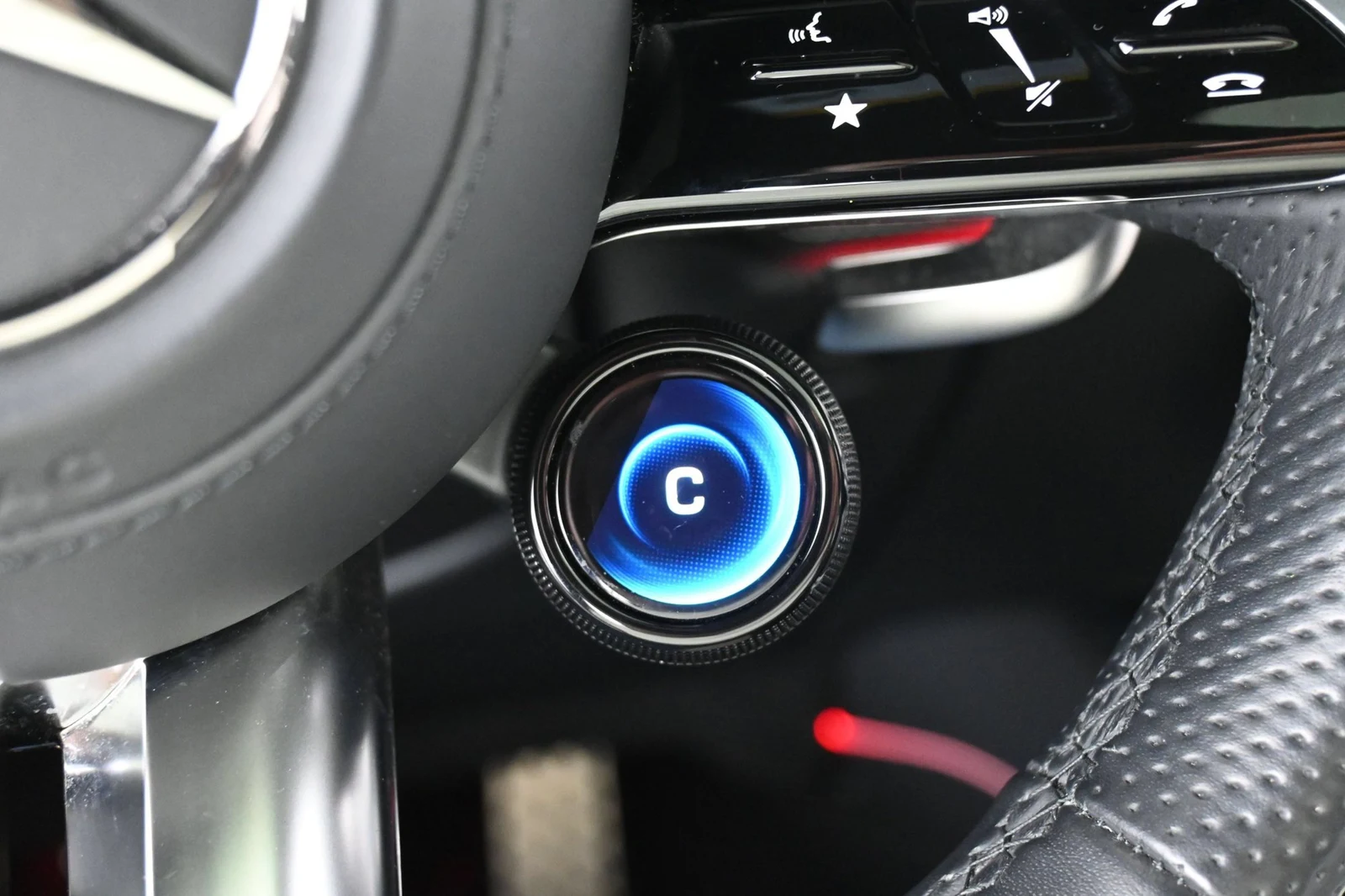 2025 Mercedes-AMG G 63 interior, center console, Platinum White/Black