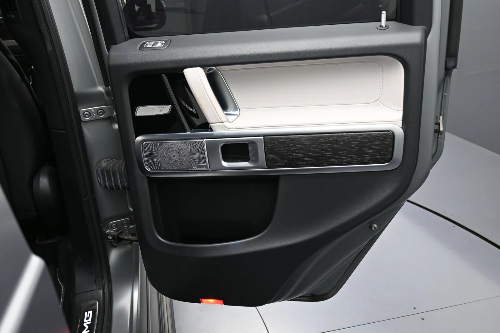 2025 Mercedes-AMG G 63 interior, door panel, Platinum White/Black