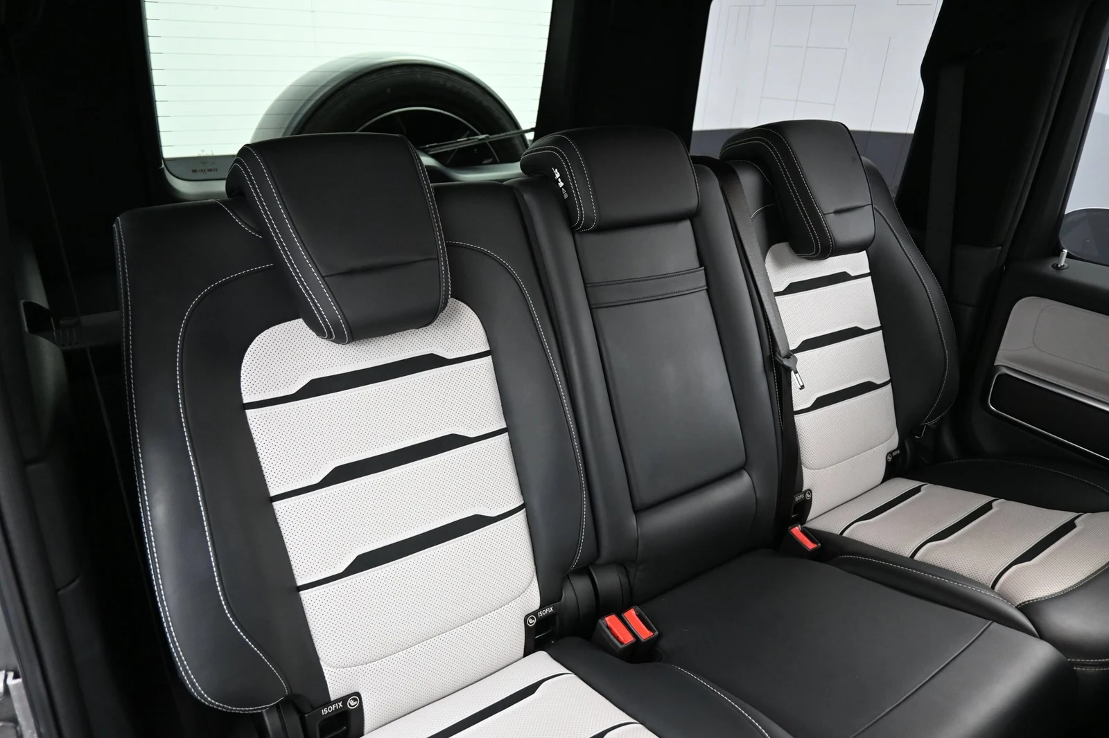 2025 Mercedes-AMG G 63 interior, seats, Platinum White/Black