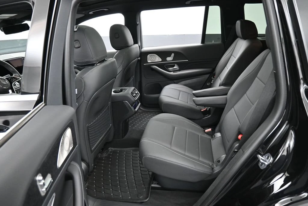 2025 Mercedes-Benz GLS 450 4MATIC interior, seats, Black