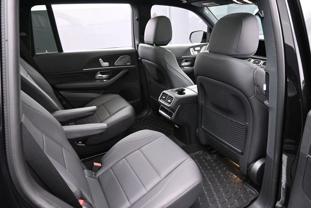 2025 Mercedes-Benz GLS 450 4MATIC interior, seats, Black