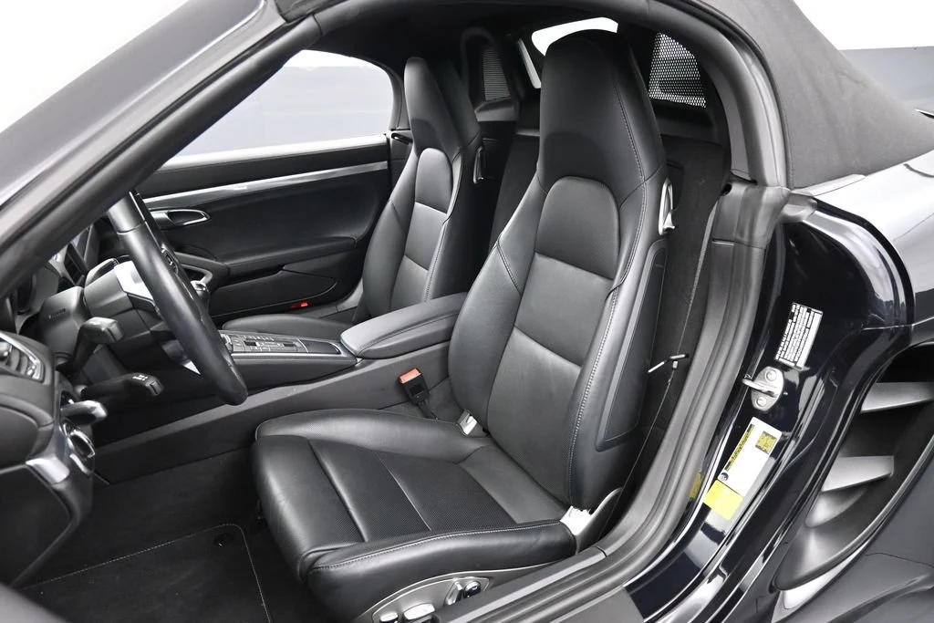 2024 Porsche 718 Boxster interior, seats, Black