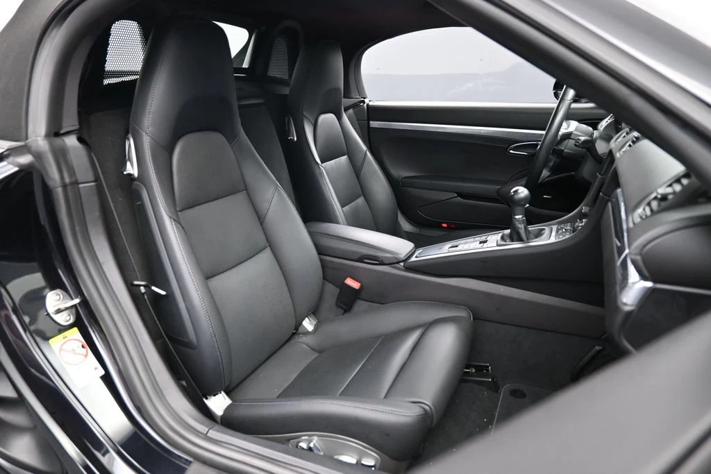 2024 Porsche 718 Boxster interior, seats, Black