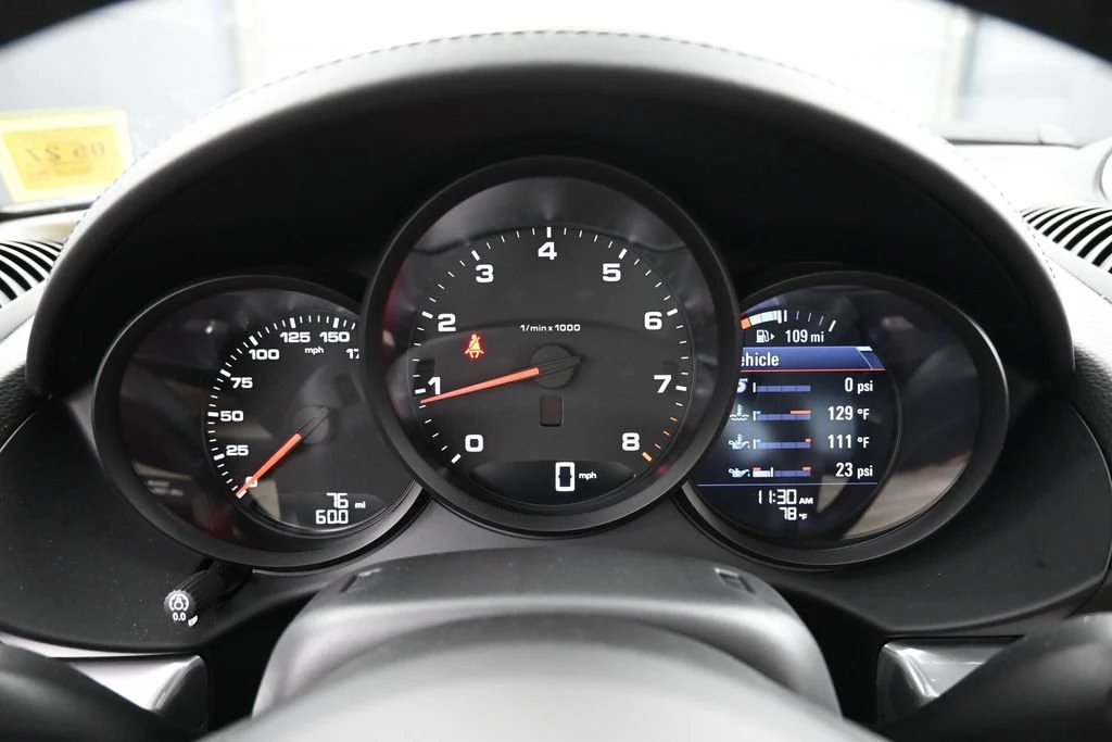 2024 Porsche 718 Cayman Style Edition interior, Black/Chalk