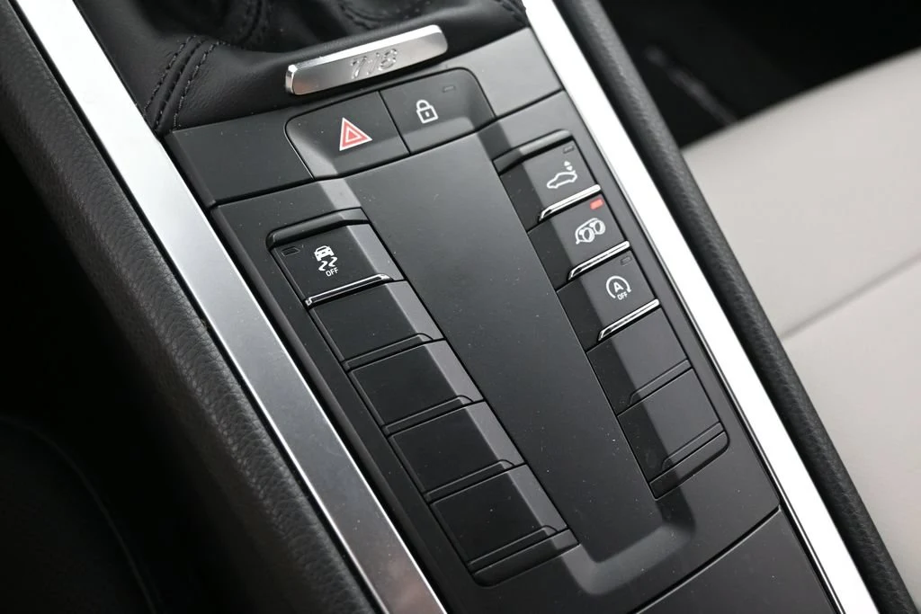 2024 Porsche 718 Cayman Style Edition interior, center console, Black/Chalk