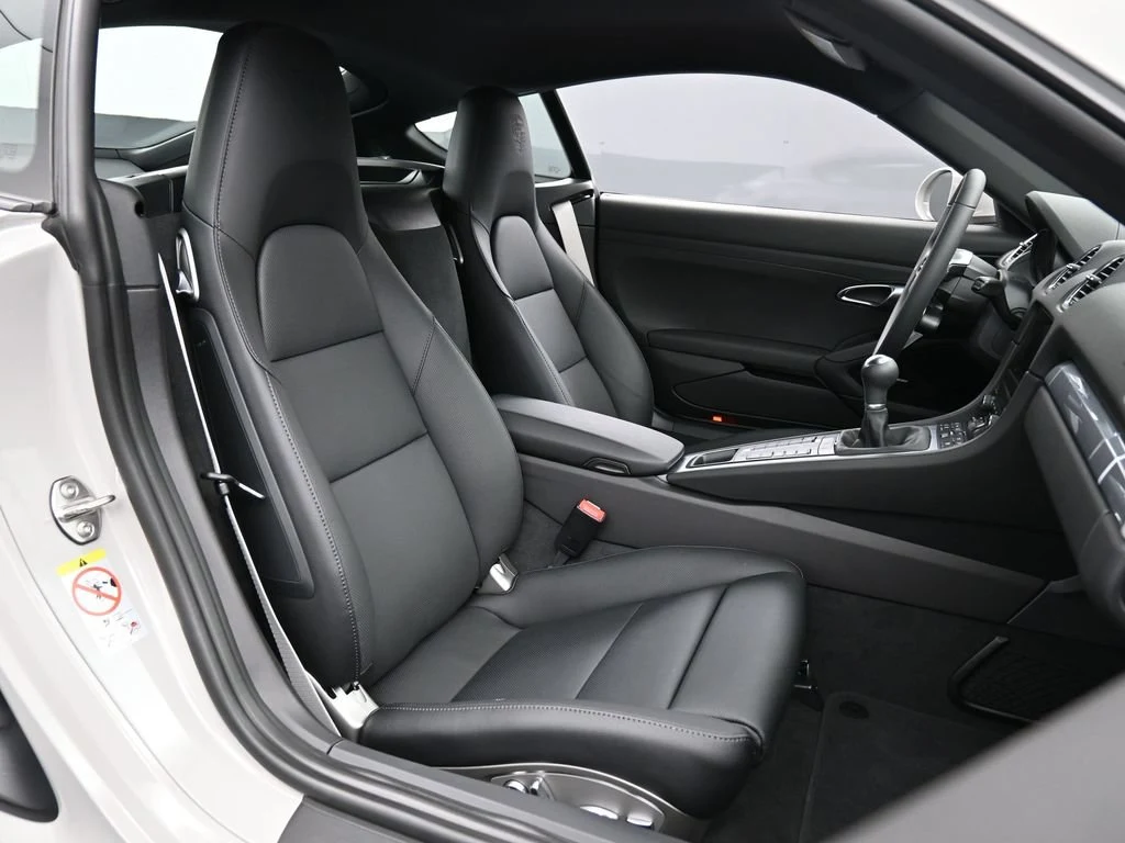 2024 Porsche 718 Cayman interior, seats, Black