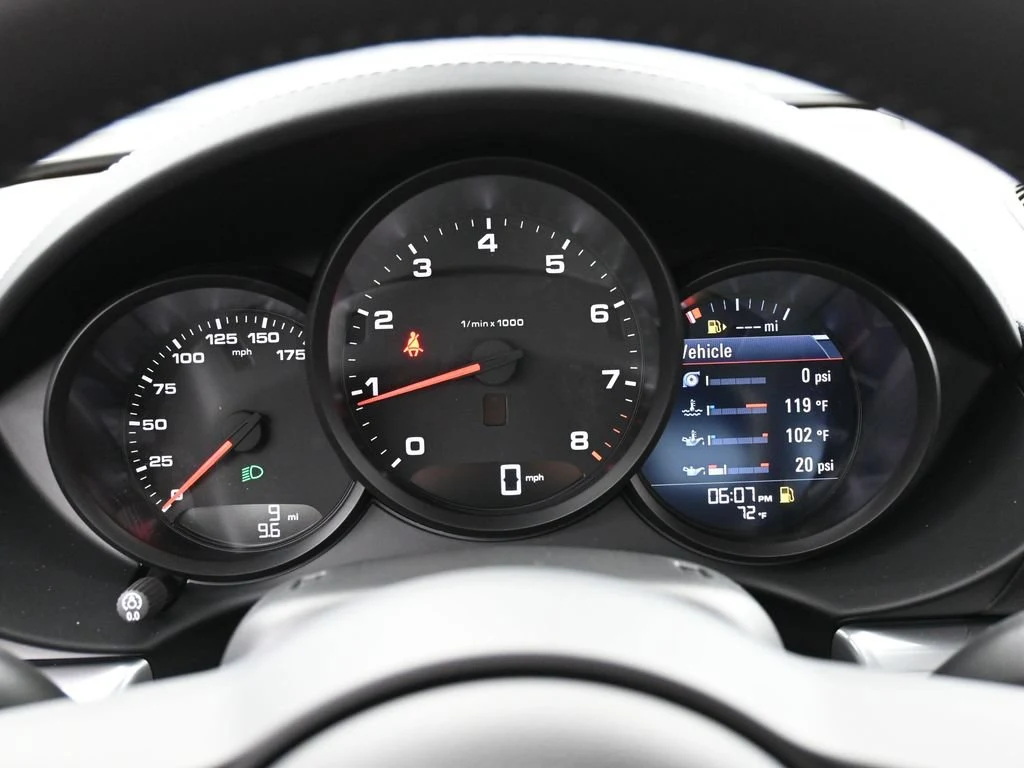 2025 Porsche 718 Cayman Style Edition interior, Black