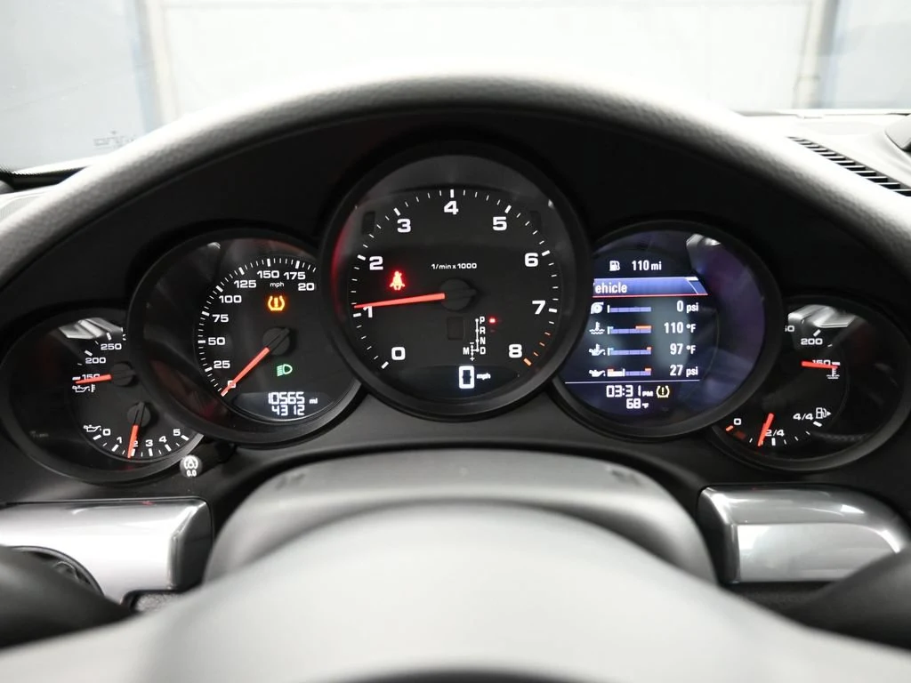 2019 Porsche 911 Targa 4 interior, Black