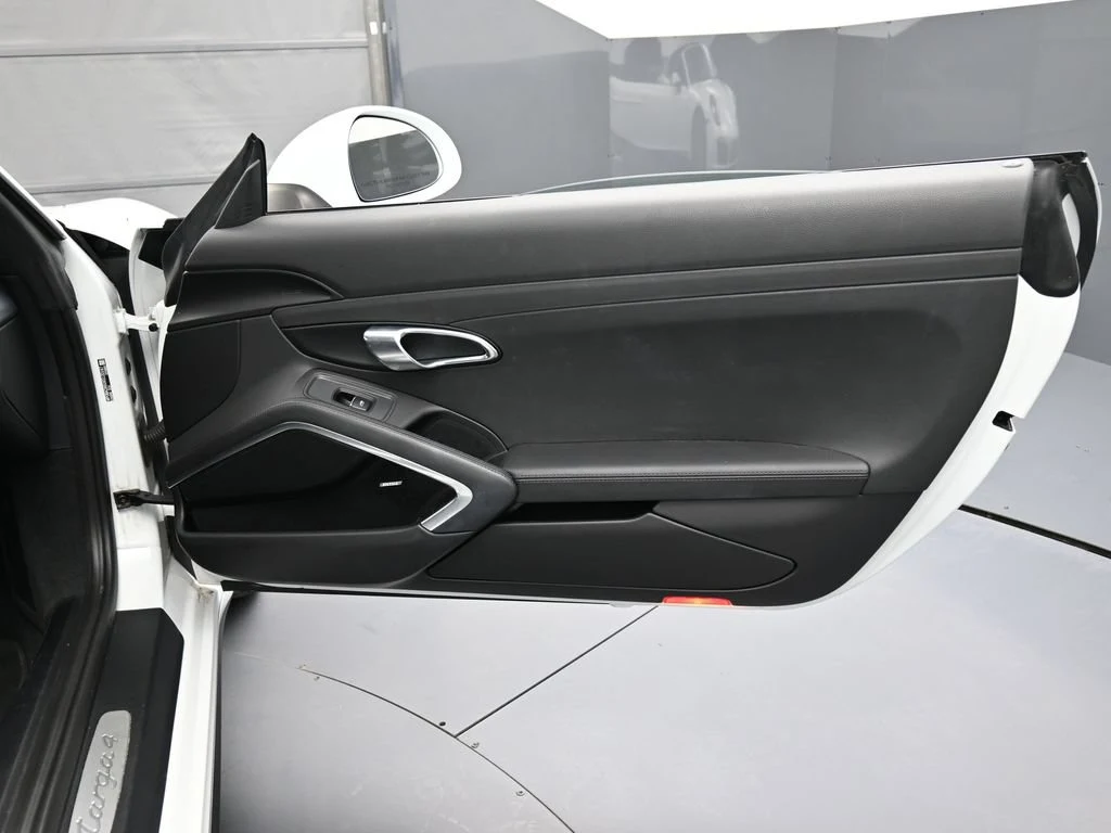 2019 Porsche 911 Targa 4 interior, door panel, Black