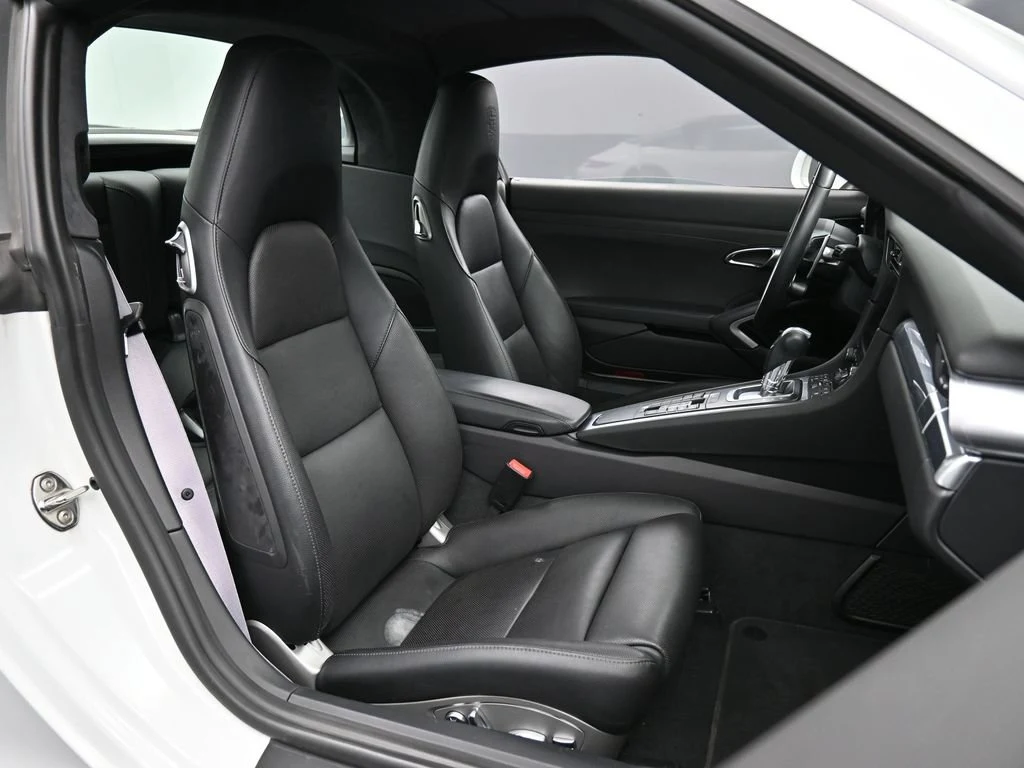 2019 Porsche 911 Targa 4 interior, seats, Black