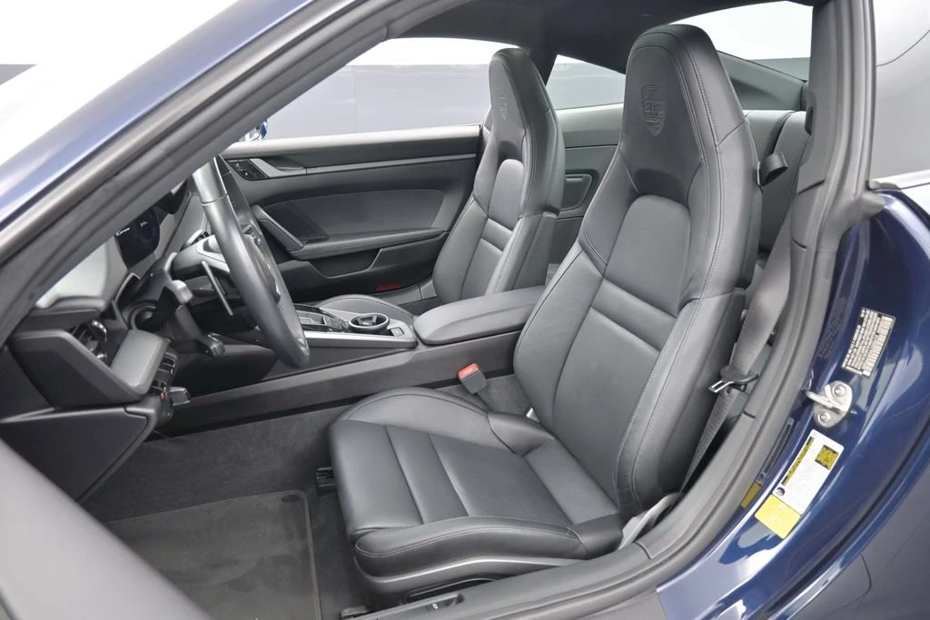 2020 Porsche 911 Carrera interior, seats, Black