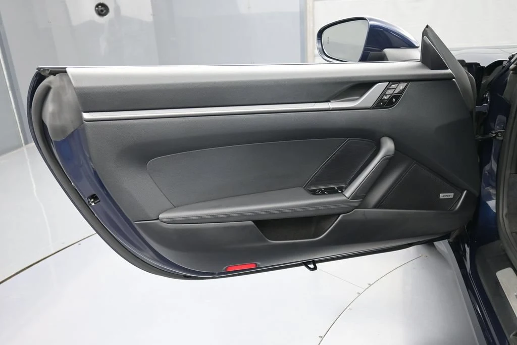 2020 Porsche 911 Carrera interior, door panel, Black