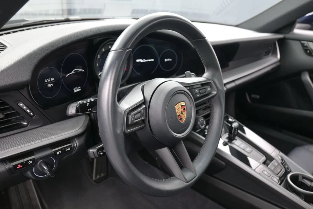 2020 Porsche 911 Carrera interior, dashboard, Black