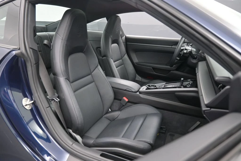 2020 Porsche 911 Carrera interior, seats, Black