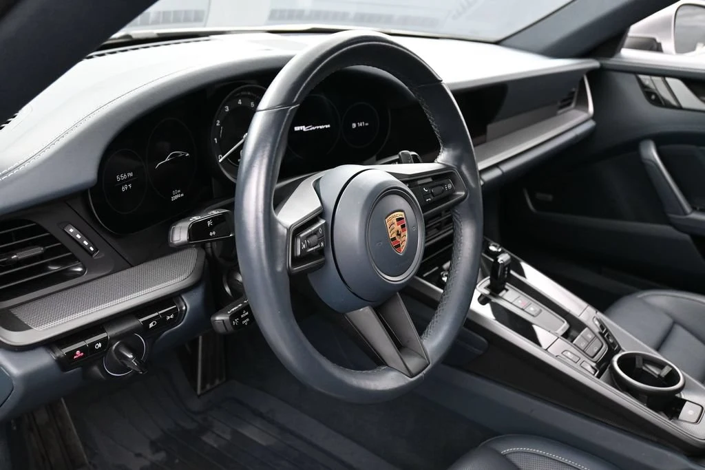 2020 Porsche 911 Carrera interior, dashboard, Graphite Blue