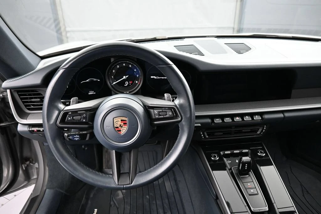 2020 Porsche 911 Carrera interior, dashboard, Graphite Blue