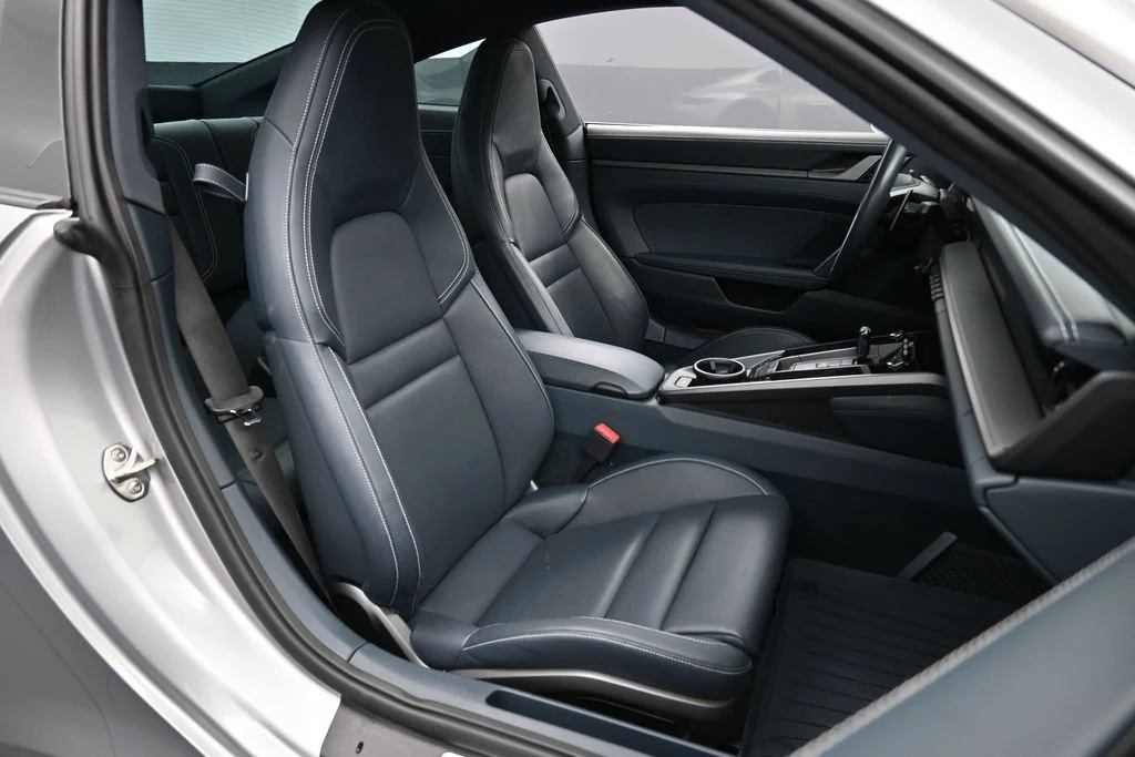 2020 Porsche 911 Carrera interior, seats, Graphite Blue