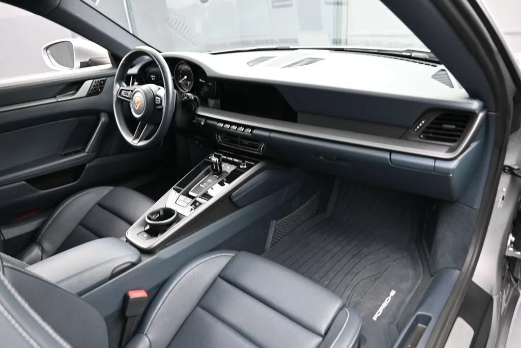 2020 Porsche 911 Carrera interior, Graphite Blue