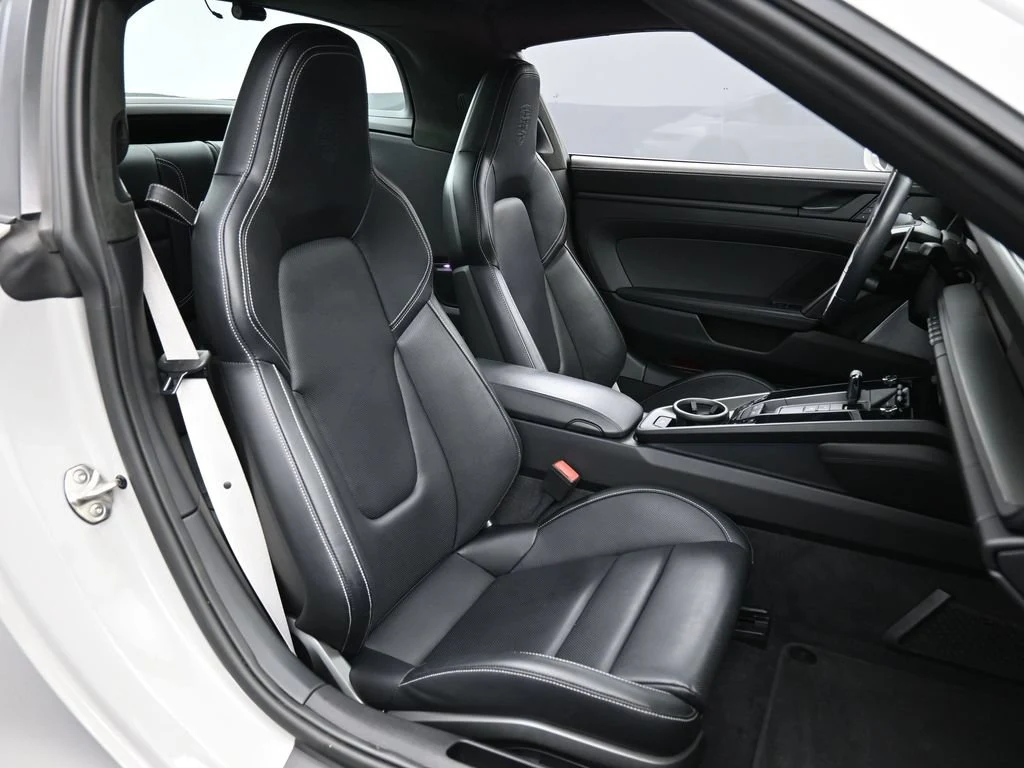 2023 Porsche 911 Targa 4 GTS interior, seats, Black