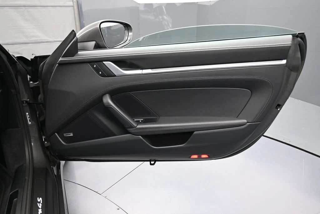2023 Porsche 911 Carrera 4S Cabriolet interior, door panel, Black/Chalk Stitching