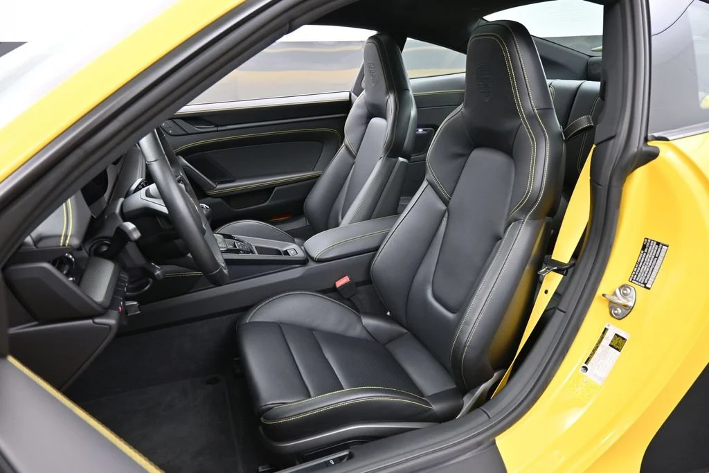 2023 Porsche 911 Carrera GTS interior, seats, Black