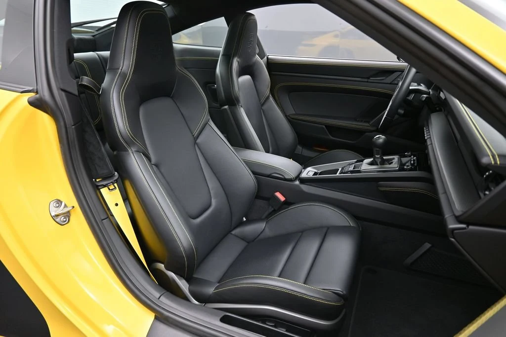 2023 Porsche 911 Carrera GTS interior, seats, Black