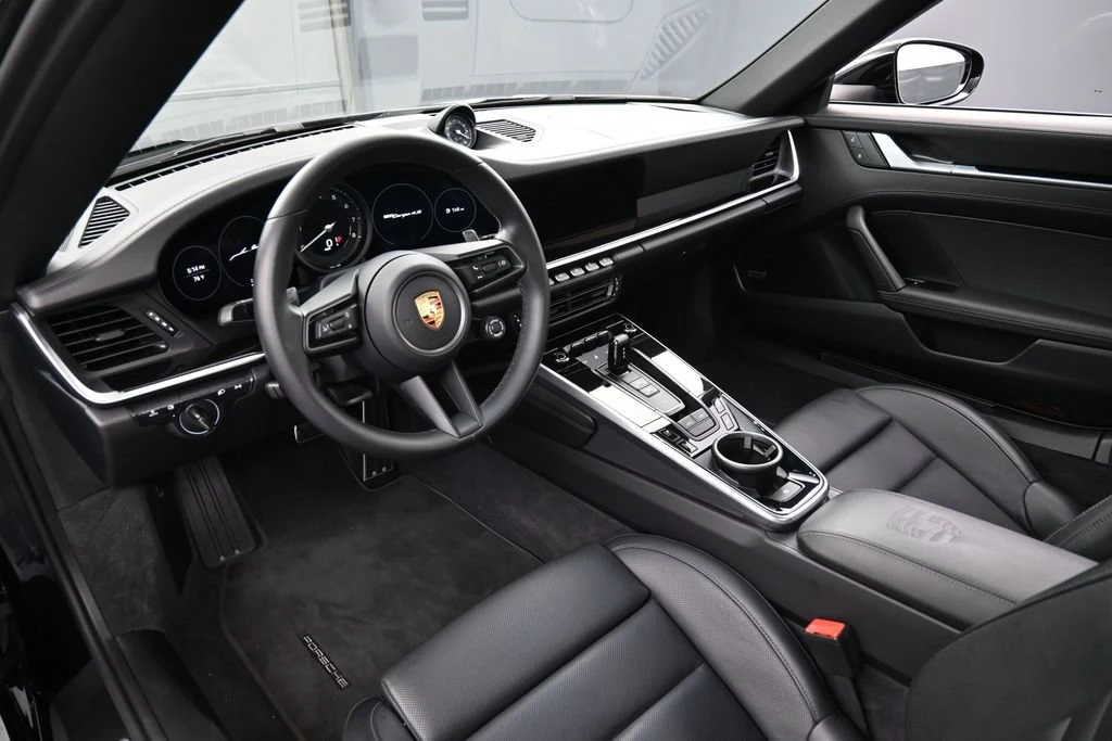 2024 Porsche 911 Targa 4S interior, dashboard, Black