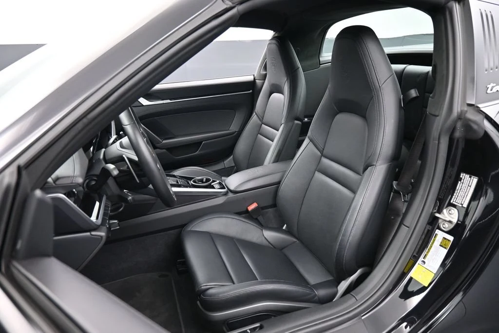 2024 Porsche 911 Targa 4S interior, seats, Black