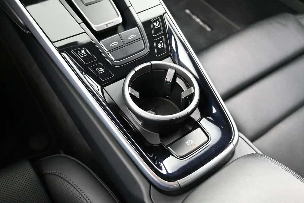 2024 Porsche 911 Targa 4S interior, center console, Black