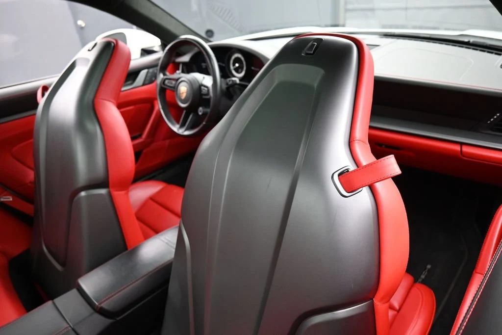 2024 Porsche 911 Carrera 4S interior, Black