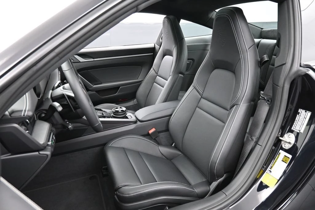 2026 Porsche 911 Carrera interior, seats