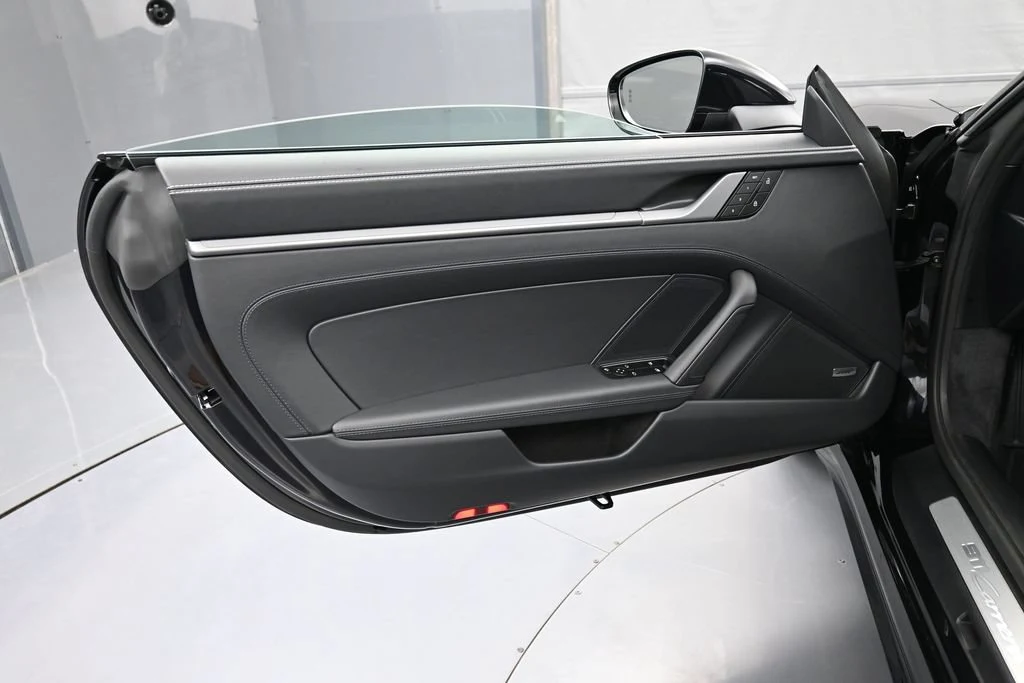 2026 Porsche 911 Carrera interior, door panel