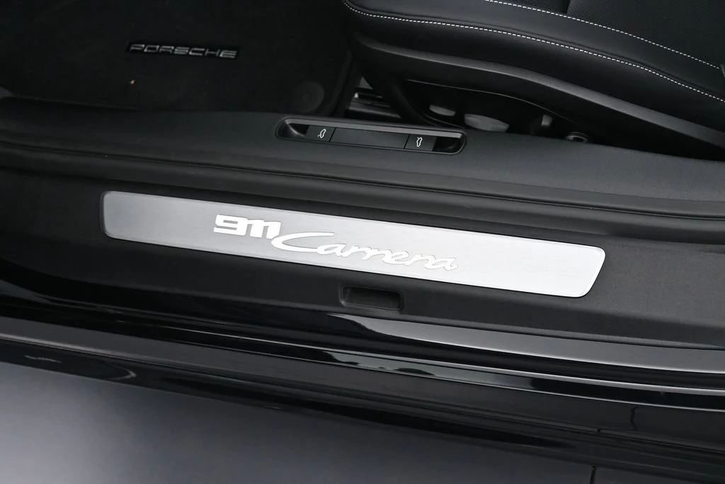 2026 Porsche 911 Carrera interior, door sill
