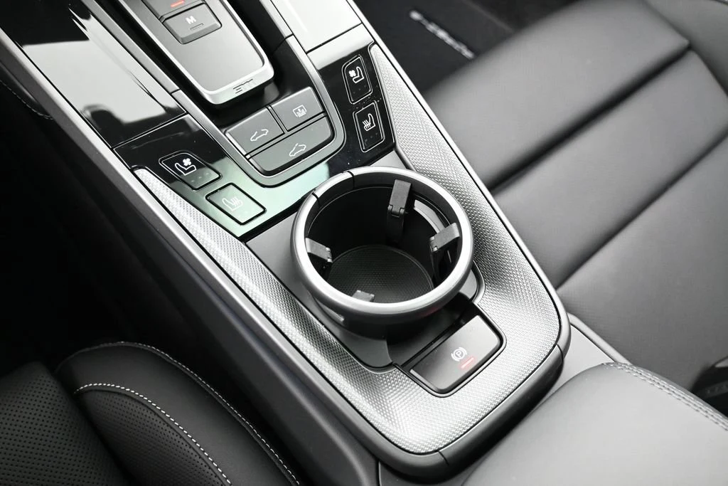 2026 Porsche 911 Carrera interior, center console
