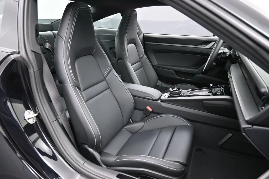 2026 Porsche 911 Carrera interior, seats
