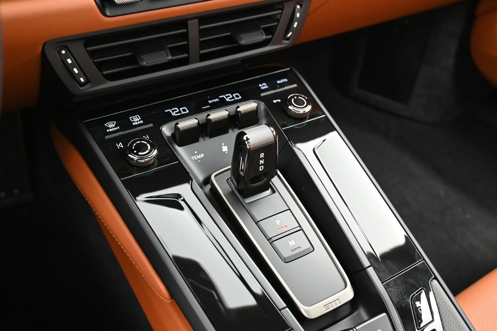 2026 Porsche 911 Turbo S interior, center console, Basalt Black/Classic Cognac