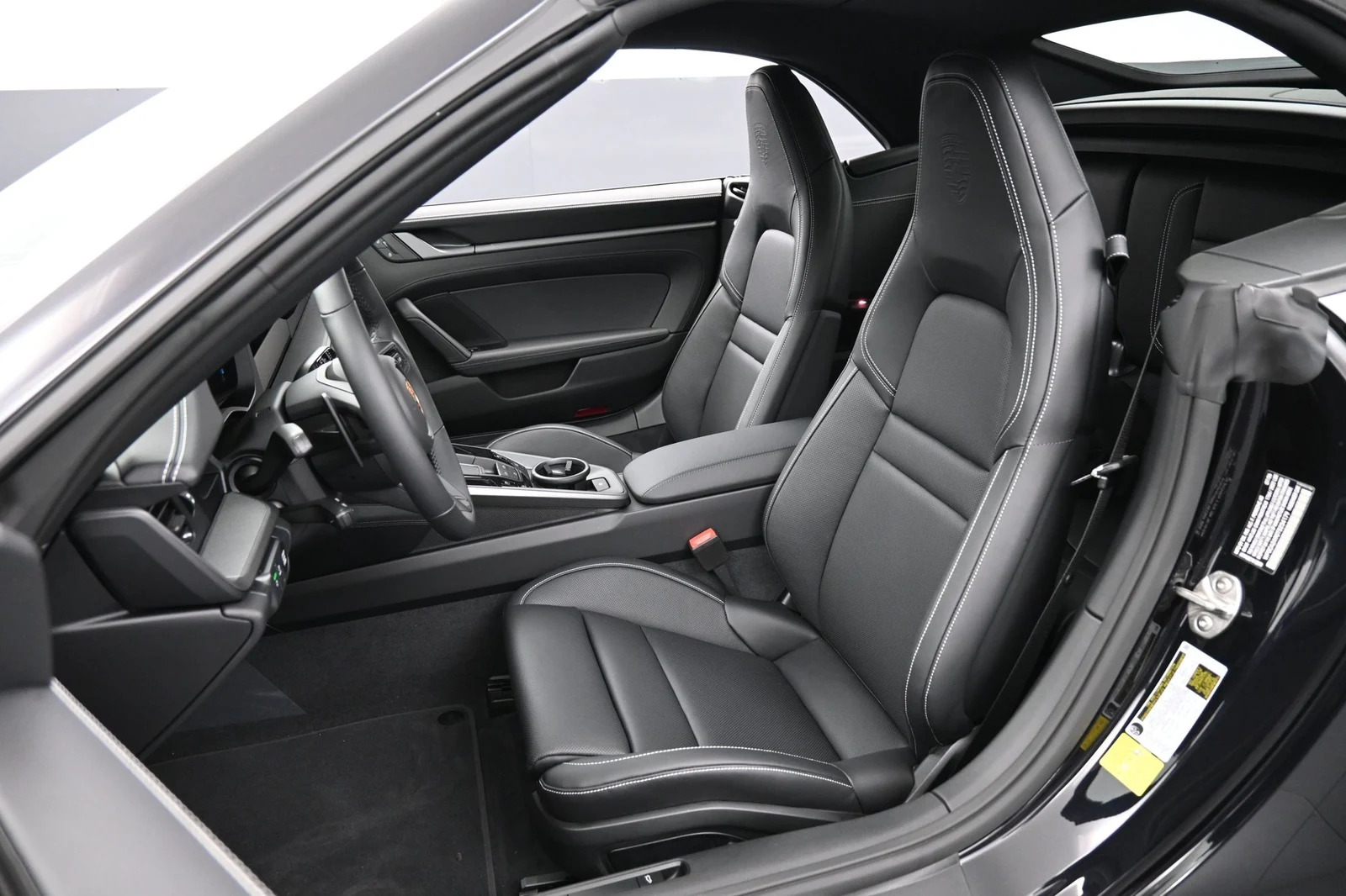 2026 Porsche 911 Carrera Cabriolet interior, seats, Black