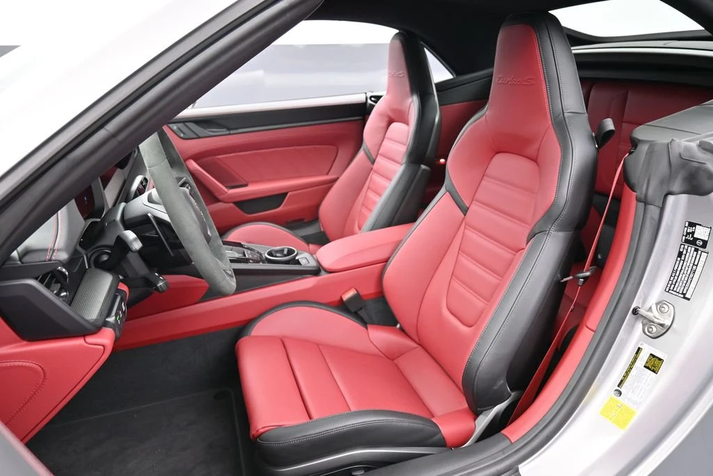 2026 Porsche 911 Turbo S Cabriolet interior, seats, Black/Bordeaux Red
