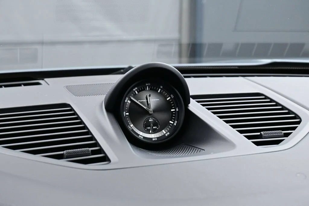 2026 Porsche 911 Carrera 4 GTS interior, Slate Grey Neo