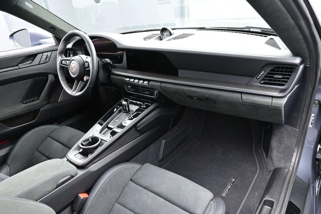 2026 Porsche 911 Carrera 4 GTS interior, Slate Grey Neo