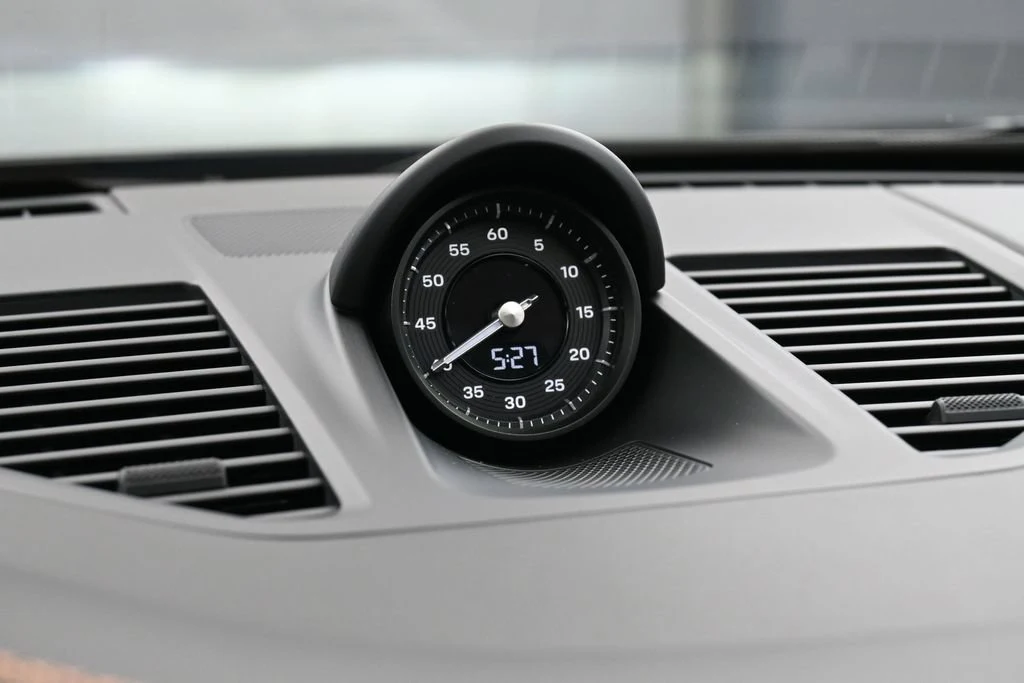 2026 Porsche 911 Carrera GTS interior, Basalt Black/Classic Cognac