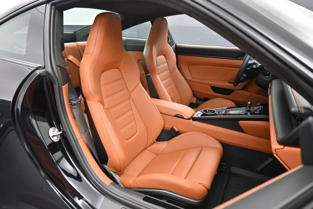 2026 Porsche 911 Carrera GTS interior, seats, Basalt Black/Classic Cognac