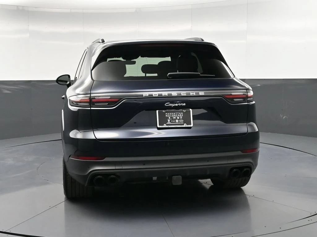 2022 Porsche Cayenne, rear three-quarter view, Blue