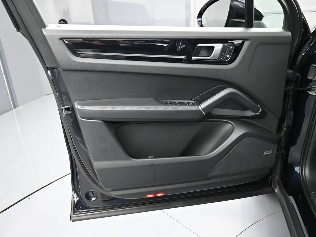 2022 Porsche Cayenne interior, door panel, Black